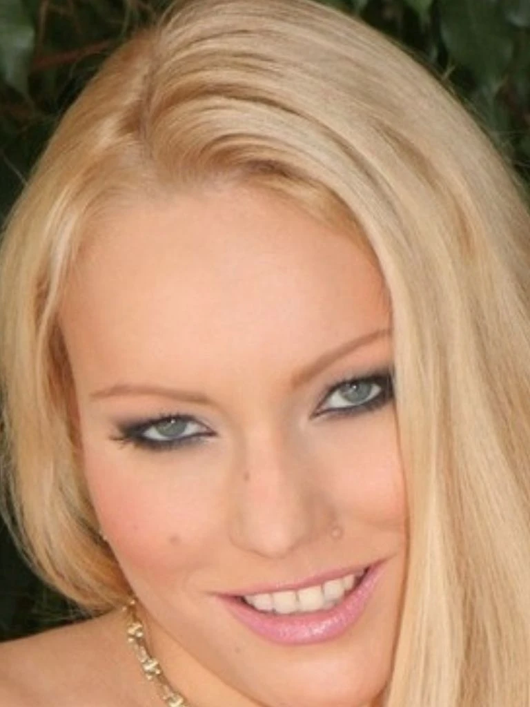 Elinor Gasset Biography: Wiki, Age, Career, Height, Weight, Boyfriend, Net Worth & More